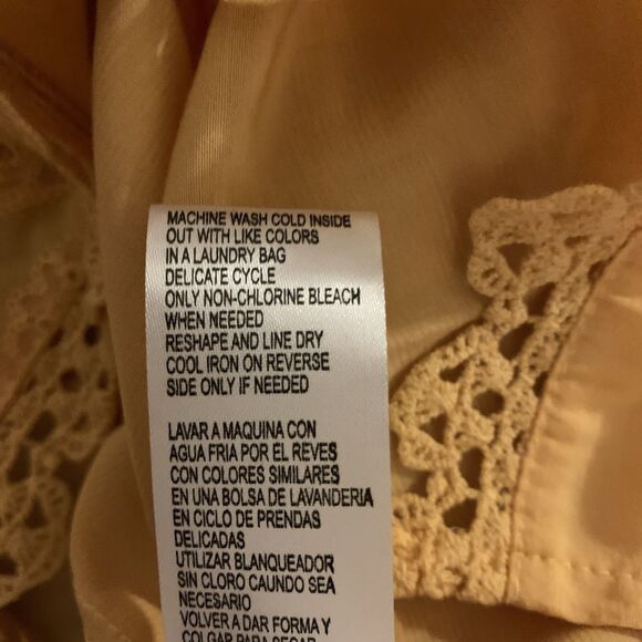 Democracy Womens Size XL Top Yellow Floral Sleeveless Tank NWT - Picture 5 of 7